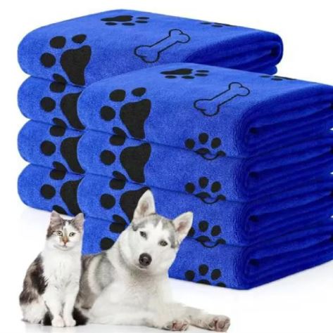 Quick-Dry Microfiber Pet Towel — Super-Absorbent Travel Dog & Cat Towel